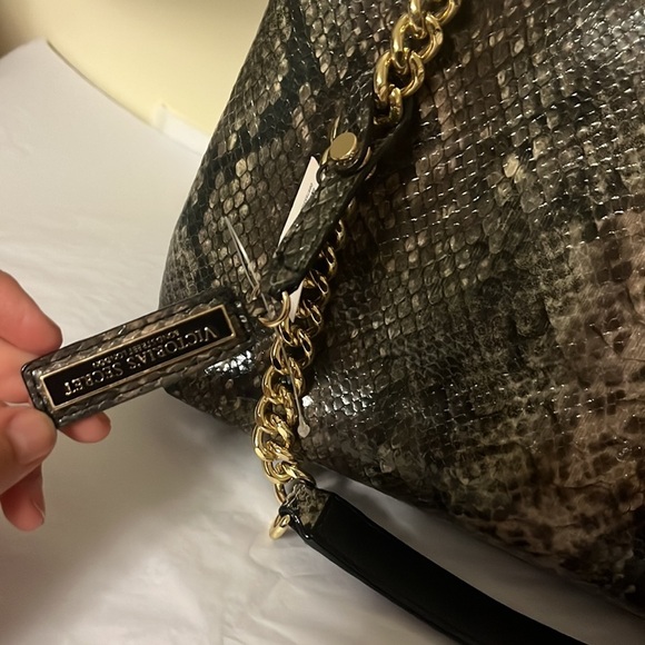 Victoria’s Secret snakeskin print tote style purse, multiple pockets, mirror - Picture 11 of 12